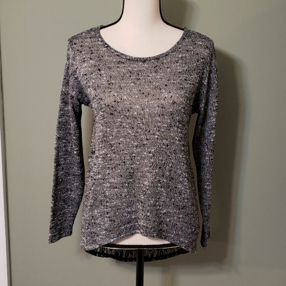 🌟4/$20 Black & white sweater with lace insert - Picture 1 of 8